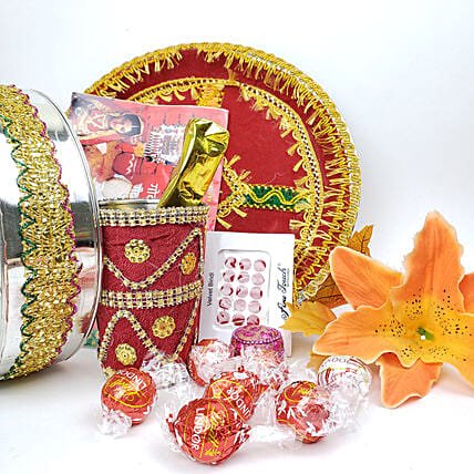 What special gift to give to wife on Karwa Chauth?