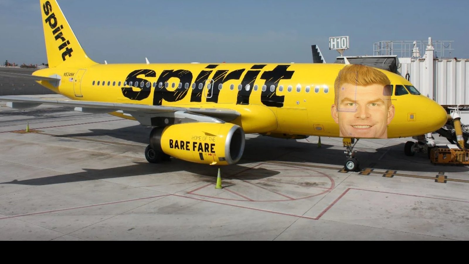 Spirit Airlines: Emergency landing of flight after engine fire